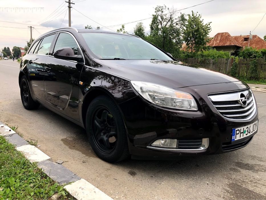Vând Opel insignia Sports Tourer 2012