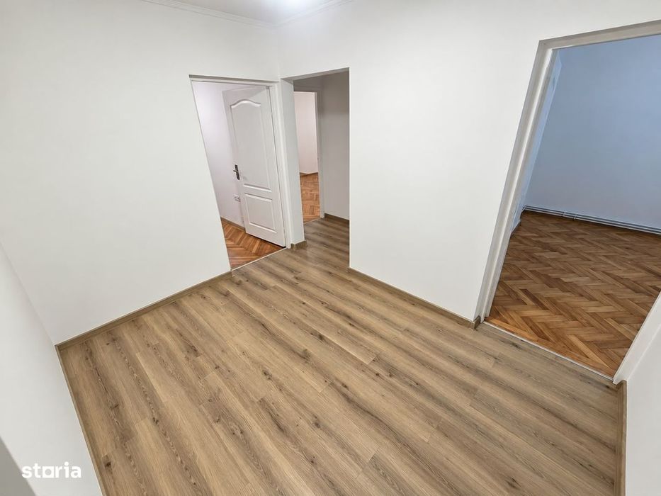 Apartament 3 camere decomandate zona Dioda