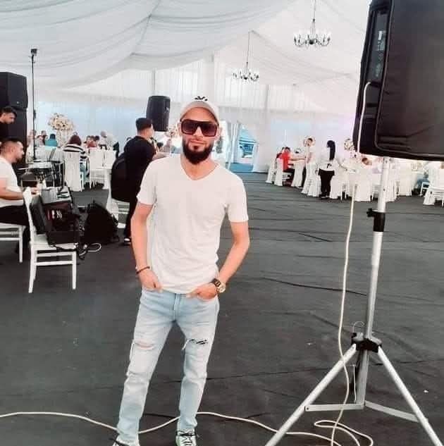 Formație pentru evenimente nunti botezuri sau dj pentru detalii sunatima mulțumesc