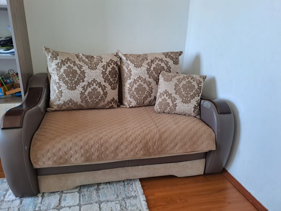 Диван, стенка читаете описание