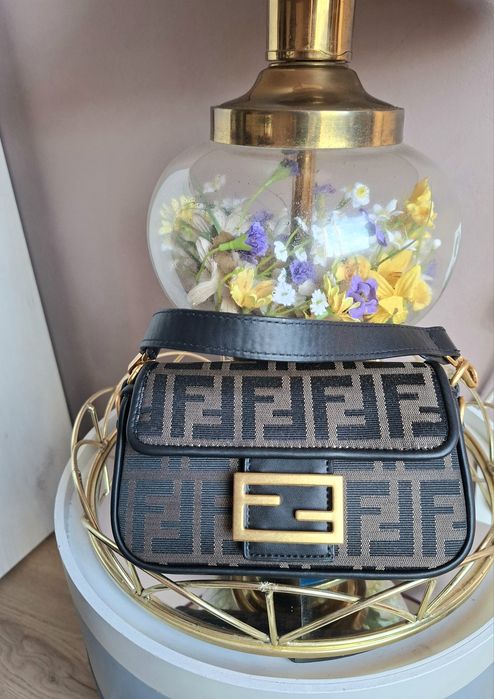 Geanta fendi small
