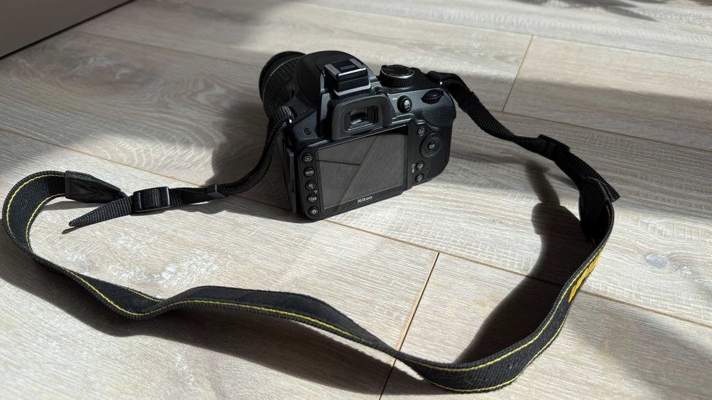 Nikon D3200 DSLR с обектив Nikon Nikkor 18–55mm VR II - почти неизползван, в отлично състояние