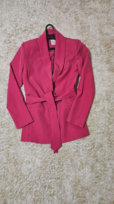 Дамски блейзър с колан