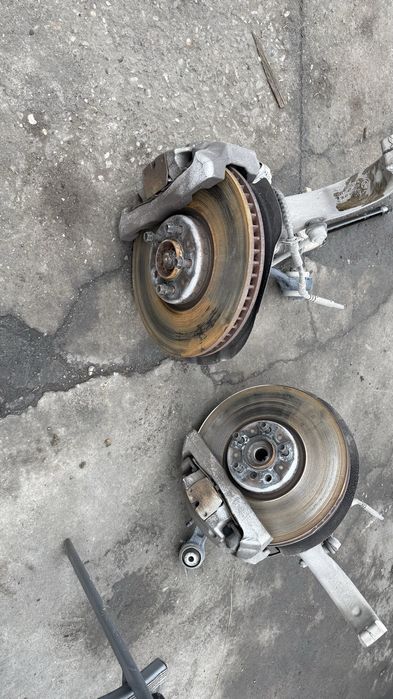 BMW F15 F15 X5 X6 M50D Дискове с апарати Спирачки