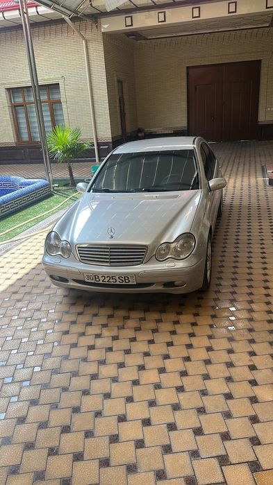Продается машина mercedes-bens 203