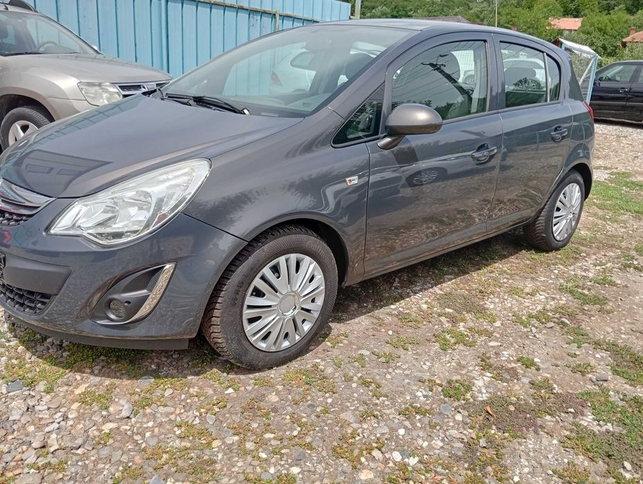 Opel Corsa D benzina 2013