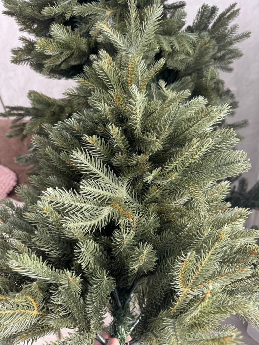 Продам новую литую искусственную ель