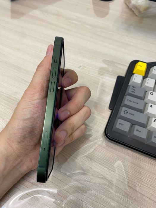 Продам iPhone 13 айфон 13