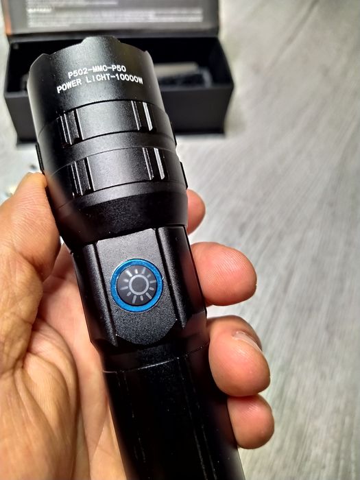 XHP50.2 CLASSIC MINI  Lanterna PUTERNICA mica, cu lupa si zoom