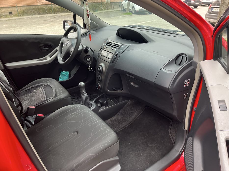 Toyota yaris noiembrie 2010