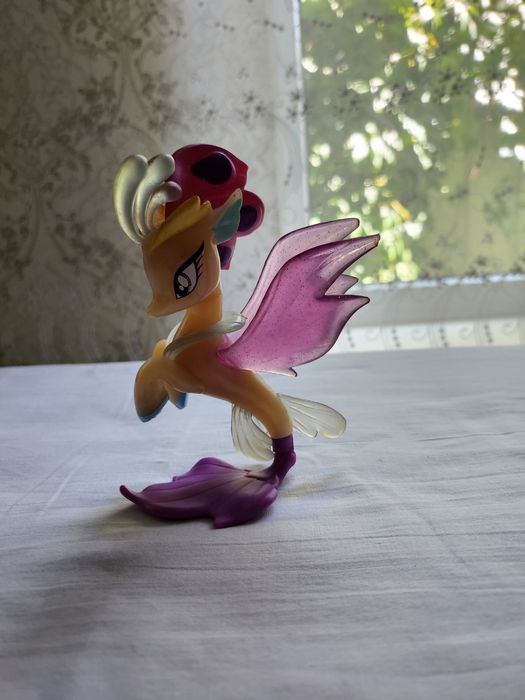 Пони для плаванья