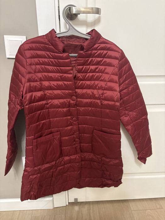 Элегантная куртка в глубоком винном цвете