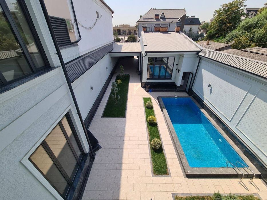 Ул. Буйук Ипак Йули  Дом 5,5 соток