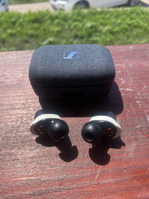 sennheiser momentum 4 earbuds navy blue