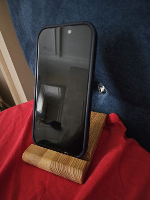 Продам Iphone 16 pro