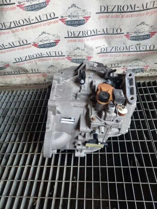 Cutie de viteze manuala 6 trepte LR036006 Jaguar Land Rover 2.2 D