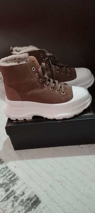 Продам новую обувь