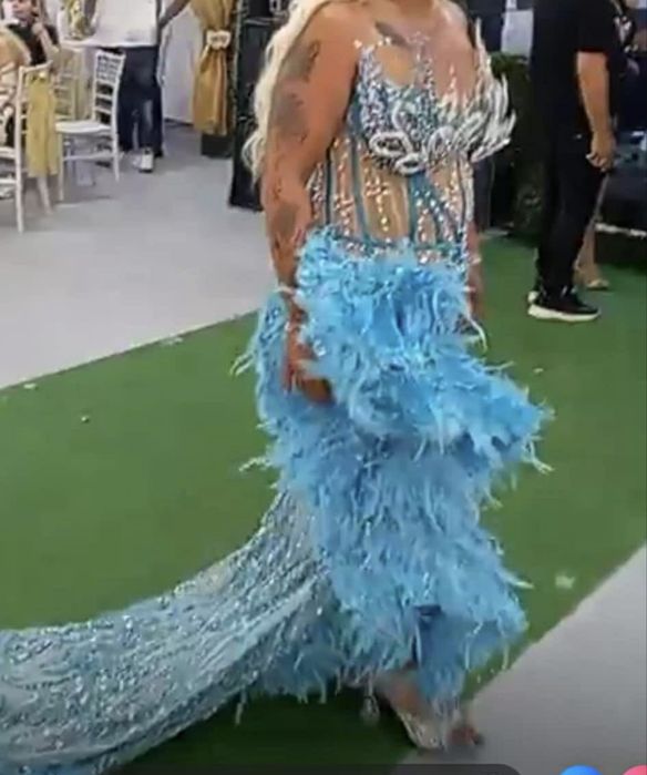 Синьа рокля нова