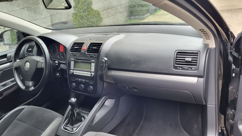 Volkswagen Golf 5 din 2008 2.0tdi 140 cpeuro 4 cu climatronic