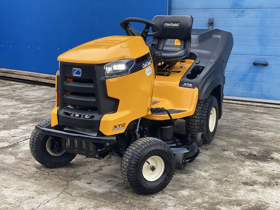 Vand Tractor/Tratoras profesional CUB CADET 23 cai ! Pret extrasezon!!