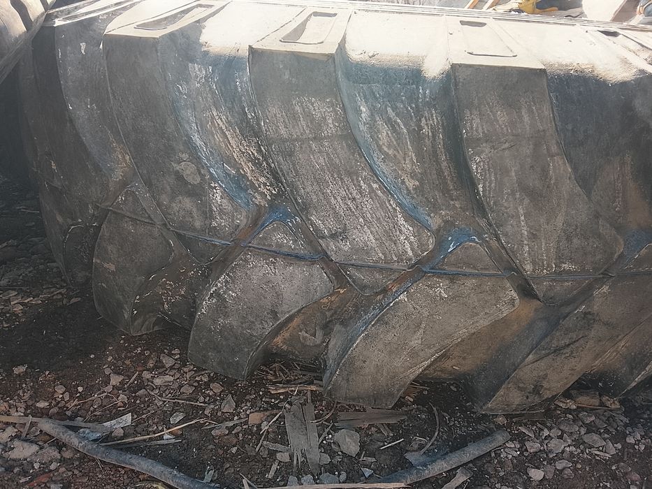 21.00 р28 шины 2шт