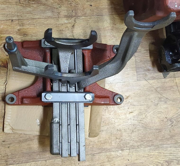 МТЗ корпус вилок в сборе (блок)