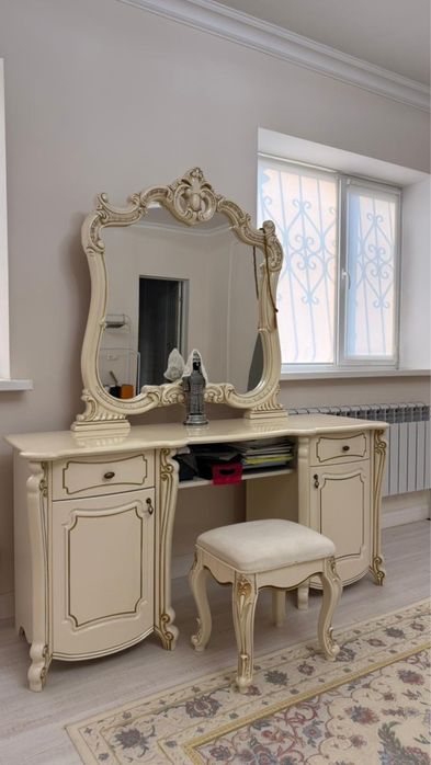 Продается спальный гарнитур