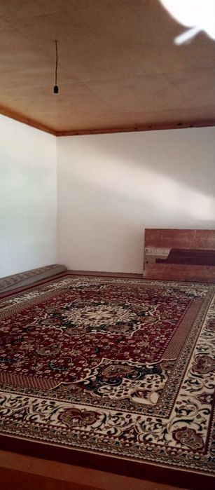 8Sotix hovli sotiladi. 65000 $