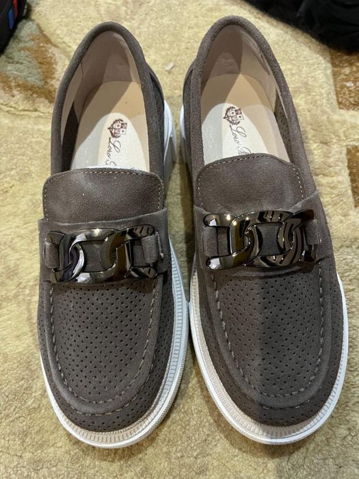 Продается женская обувь