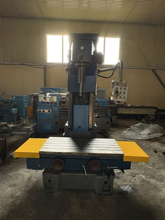 Продается станок расточной 2733П