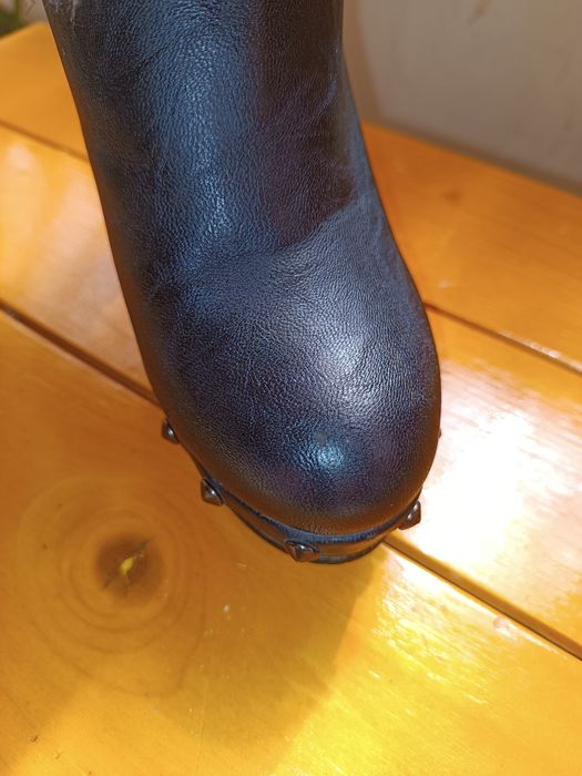 Cizme cu blăniță DEOSEBITE 70lei