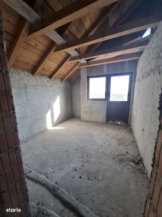 De vanzare vila in Barticesti, P+M, compusa din 7 camere Pret 85000 e