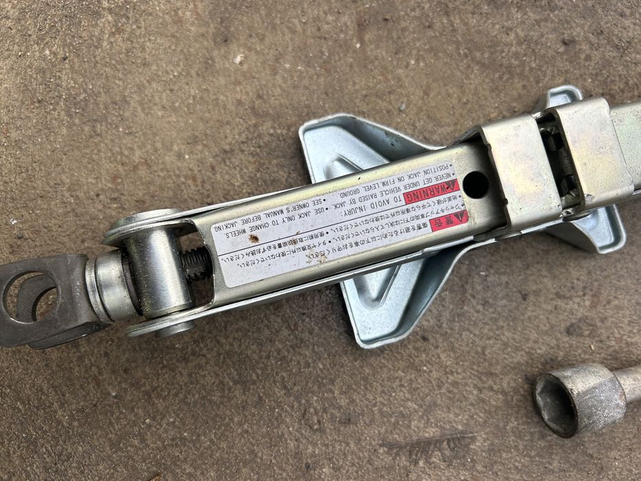 Крик с ключ Toyota Yaris 2020г