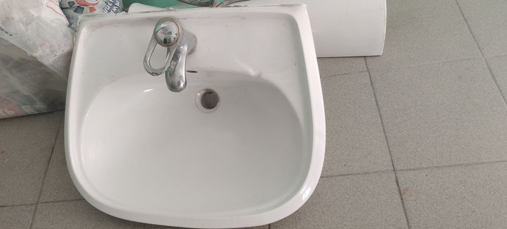 Продам б/у раковину