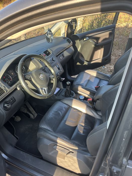 Vand Touran 2.0 TDI, 140 cp an 2011