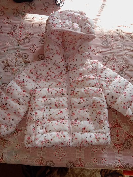 Бебешко пролетно якенце с размер 74 см.