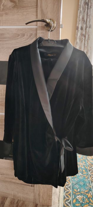 Женский вечерний костюм