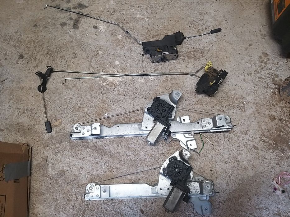 Pachet 2 macarale geam usa fata spate si 2 blocatoare usa fata spate dacia duster