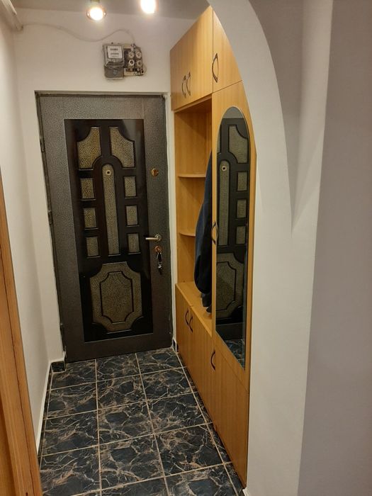 Ofer apartament spre închiriere