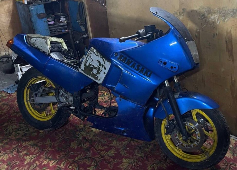 Продам kawasaki gpx 600