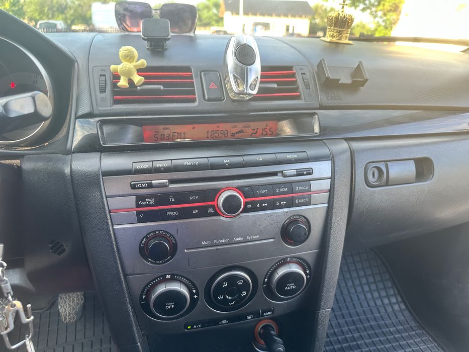 Vând Mazda 3 hatchback