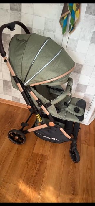 Продам прогулочную коляску