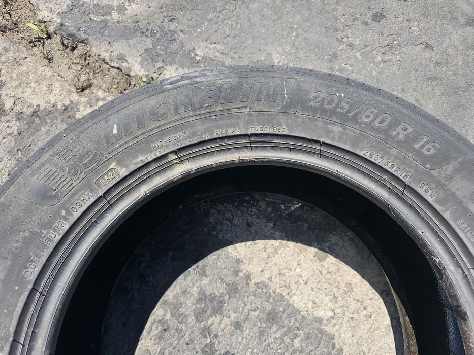 205 60 16 vara michelin