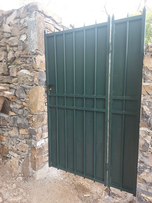 Execut lucrari în construcții interior-exterior si lucrari cu fier!