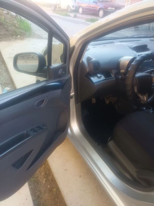 Спарк срочно сотилади