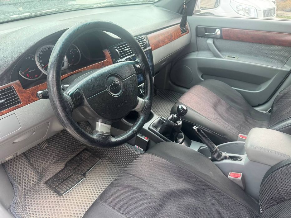 Lasetti 2010 mexanika jentra qilingan haydashga tayyor