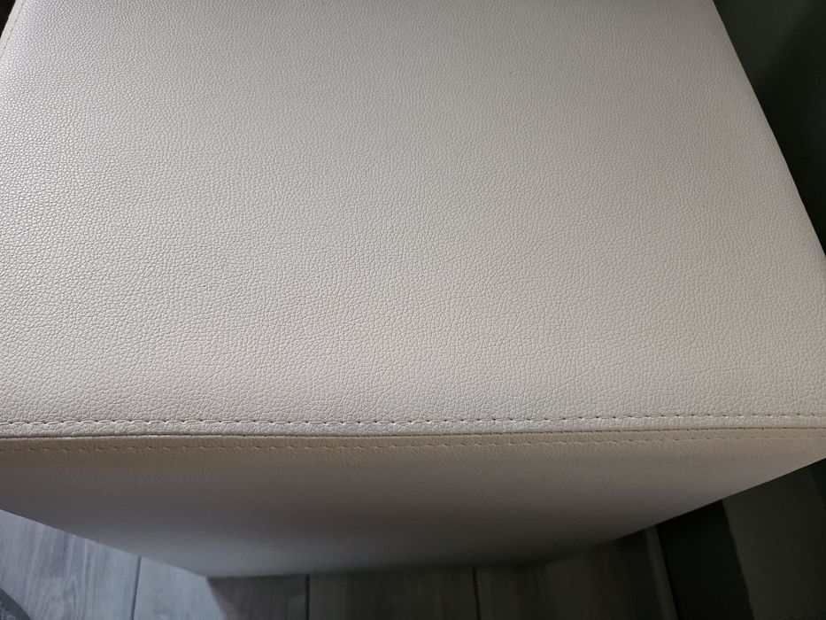 Нощни шкафчета от кожа!