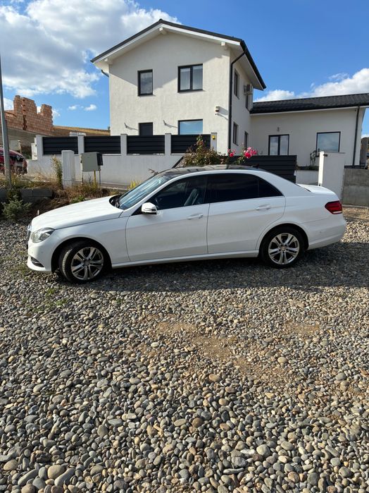 Vând Mercedes clasa E