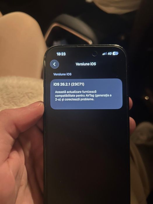 Vand iphone 15 bine intretinut