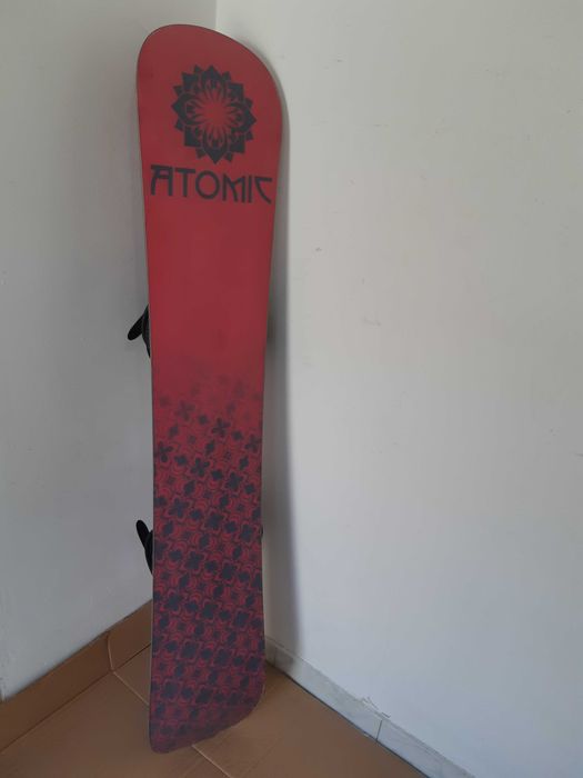 Placa snowboard Atomic Tika 144 cm cu legaturi optional boots Burton